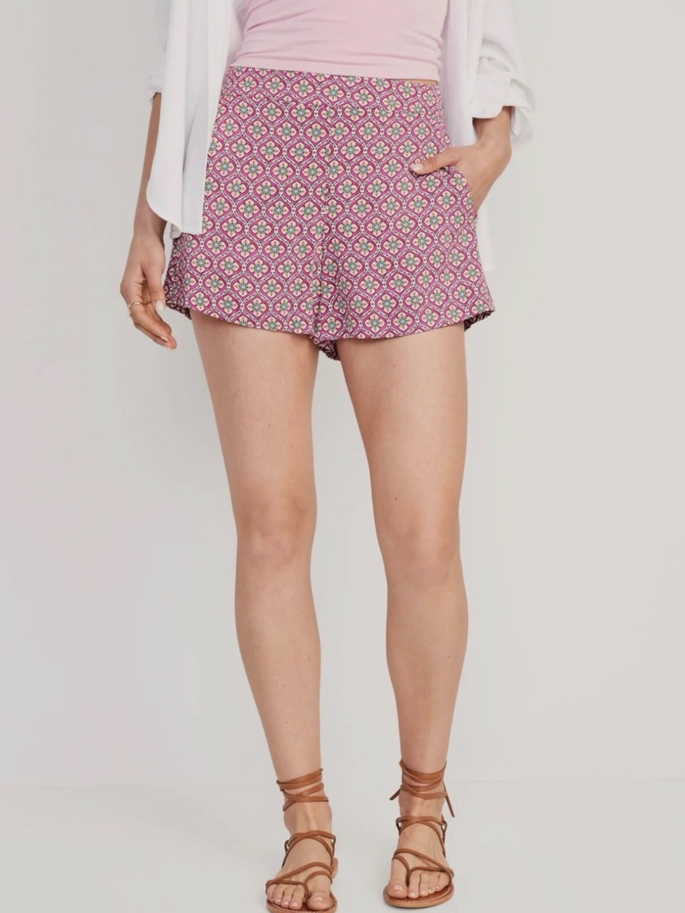 NWOT Old Navy Women’s High-Waisted Playa Shorts -- 4-inch inseam